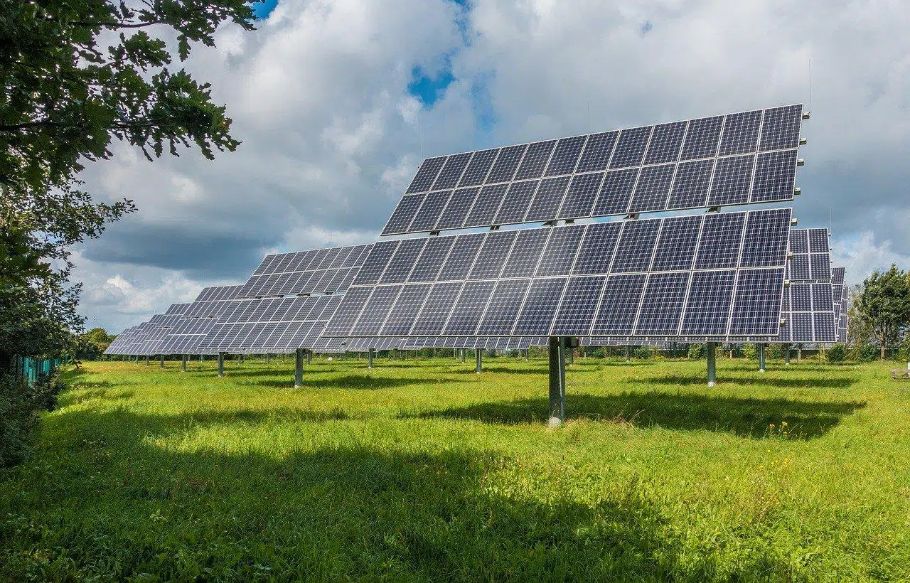 Des panneaux solaires de 300w posées avec un bon rendement hiver comme été