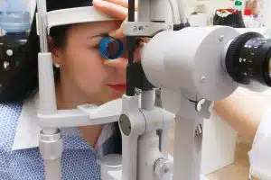 Prévenir les maladies des yeux en réduisant la tension oculaire
