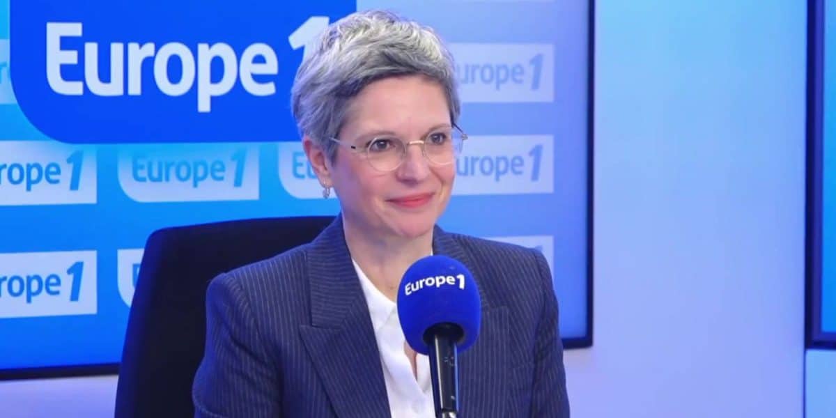 Sandrine rousseau attaque Emmanuel Macron