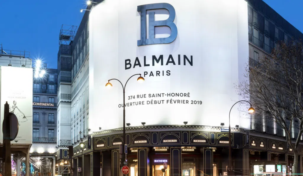 Défilé très attendu de Balmain à la Paris Fashion Week été 2024 après le vol de sa collection, accompagné du dernier show très attendu de Sarah Burton pour McQueen.