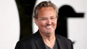 Décès de Matthew Perry : Les stars de Friends rendent un vibrant hommage emblématique pour honorer sa mémoire.