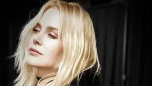 Nicole Kidman surprend avec un changement radical de coiffure : elle opte pour un carré blond platine rajeunissant !