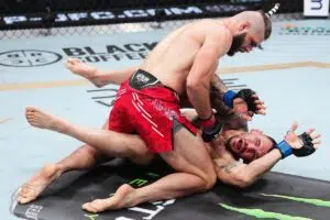 UFC 300 – Jiri Prochazka triomphe d’Aleksandar Rakic par TKO lors d’un combat époustouflant et totalement déchaîné!