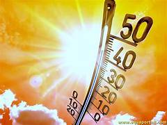 Thermomètre affichant des températures extrêmes sous un soleil brûlant, symbole de la canicule et des vagues de chaleur.