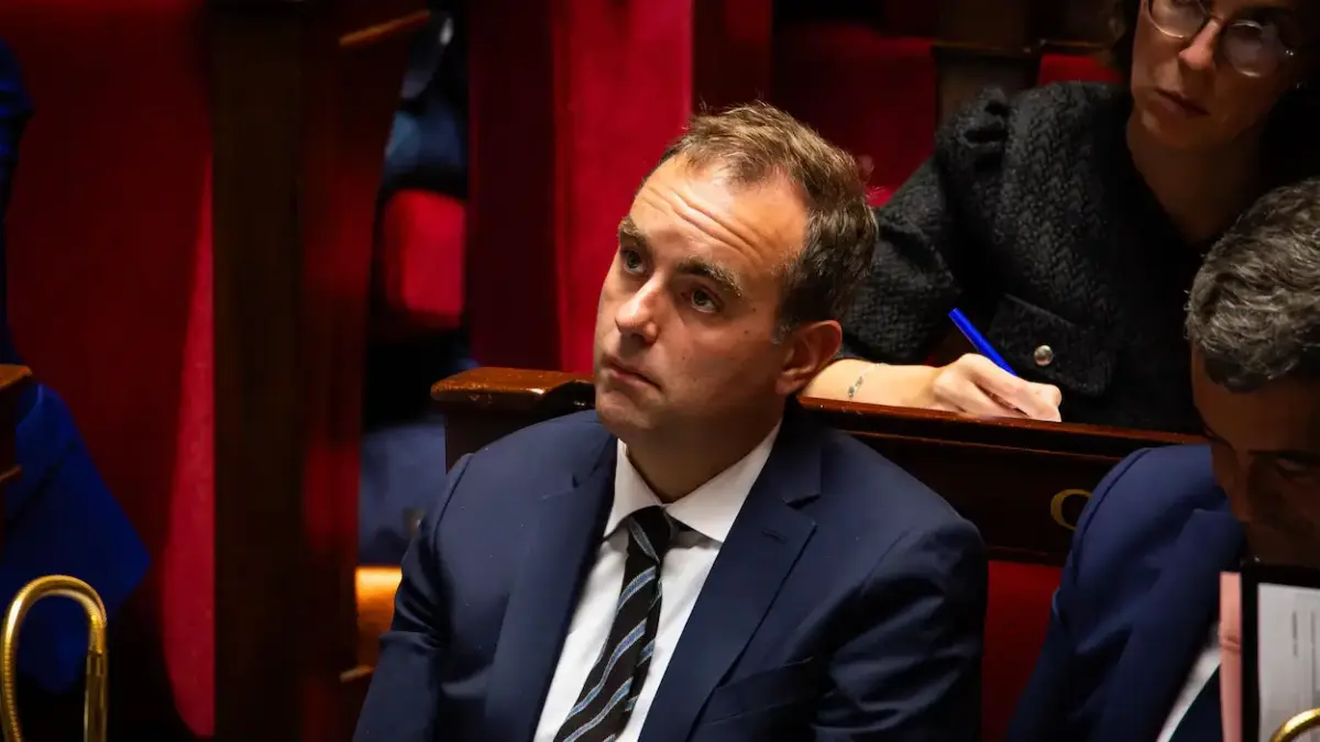 ébastien Lecornu au Parlement français lors d’une session, nouveau Premier ministre en 2025