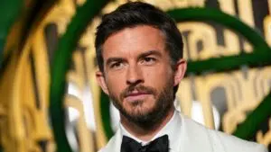 Jonathan Bailey : l’homme le plus sexy de 2025, nouveau roi du box-office mondial