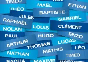 Pourquoi les prénoms inspirés de la nature explosent en 2025 ?