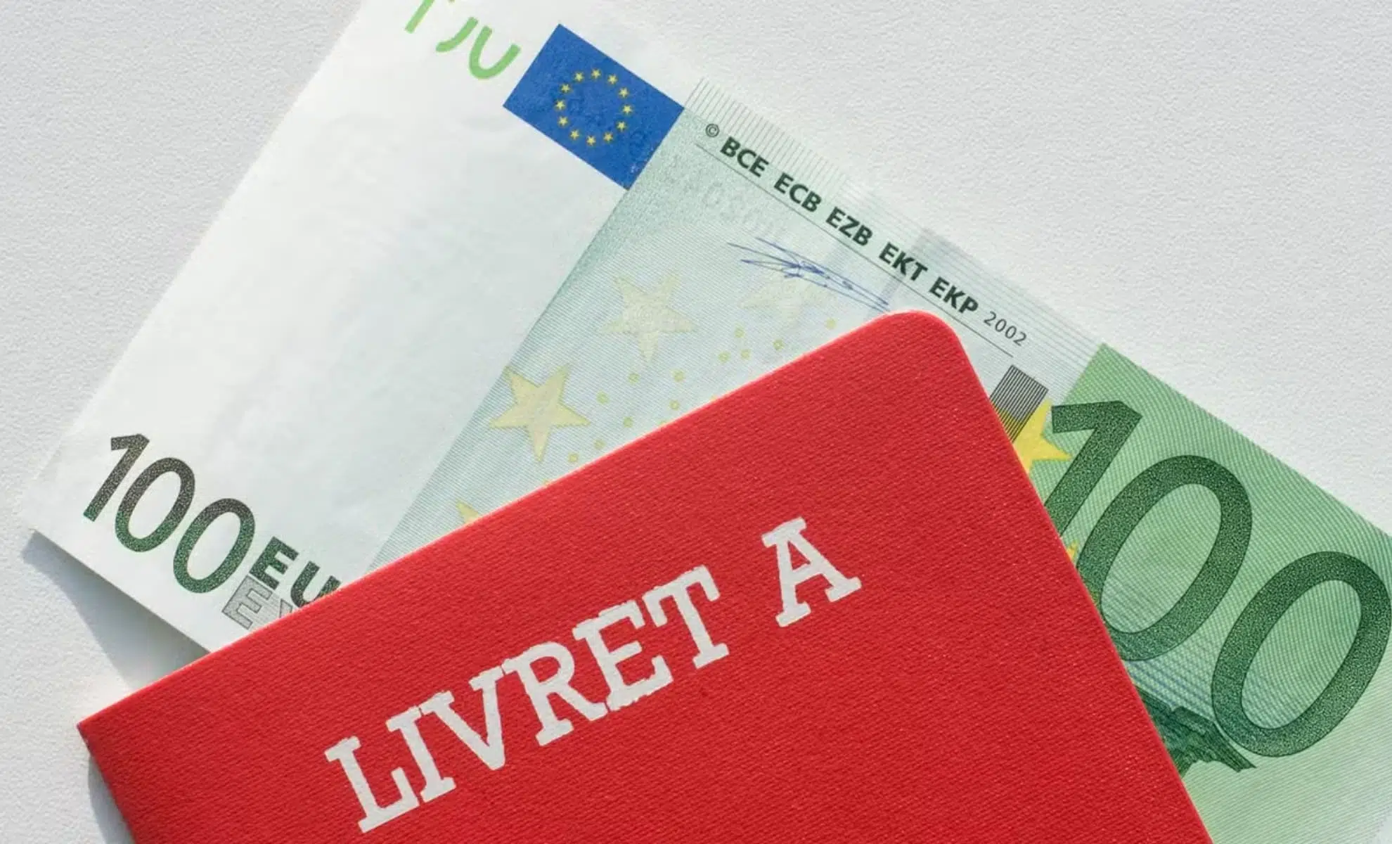 Livret A épargne réglementée France avec taux qui baisse à 1,5% en février 2026, interrogeant 55 millions de détenteurs sur la pertinence de retirer leur argent pour des placements alternatifs