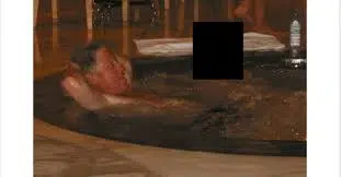 Bill Clinton photo jacuzzi fichiers Epstein femme non identifiée visage flouté déposition sous serment février 2026 Brunei 2000 DOJ