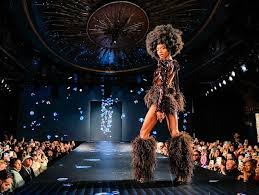 Défilé Fashion Week Paris mars 2026 mannequin podium collection Prêt-à-Porter Automne-Hiver tendances mode public