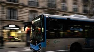 Bus de la ligne DM12 à Juvisy-sur-Orge – Un véhicule identique à celui qui a chuté dans la Seine ce jeudi matin