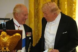Donald Trump et le roi Charles III – Le tacle viral « Sans nous, vous parleriez français » qui fait le buzz