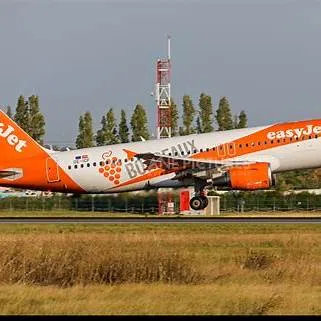 Avion EasyJet sur une piste de l’aéroport de Paris-Orly