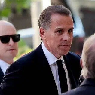 Montage photo de Hunter Biden, Donald Trump Jr. et Eric Trump après la proposition d’un combat MMA relayée aux États-Unis