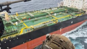 Un pétrolier venu de Russie arraisonné dans l’Atlantique : la France durcit la traque de la flotte fantôme