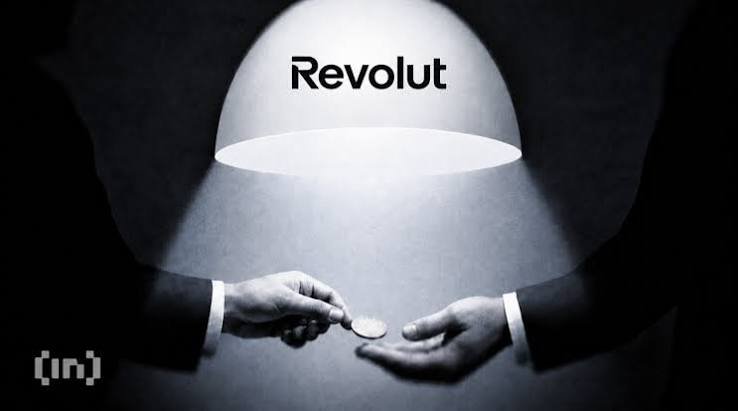 Illustration en noir et blanc représentant Revolut et un échange d’argent, dans le contexte d’une possible fuite de données.