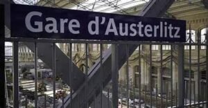 Paris : un violent incendie ravage un bâtiment près de la gare d’Austerlitz, 1 000 m² de toiture détruits
