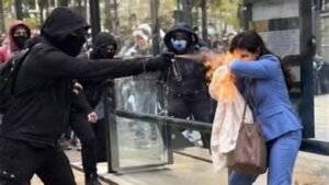 Marseille : un adolescent de 15 ans déféré pour acte de barbarie après avoir projeté des flammes au visage d’une femme